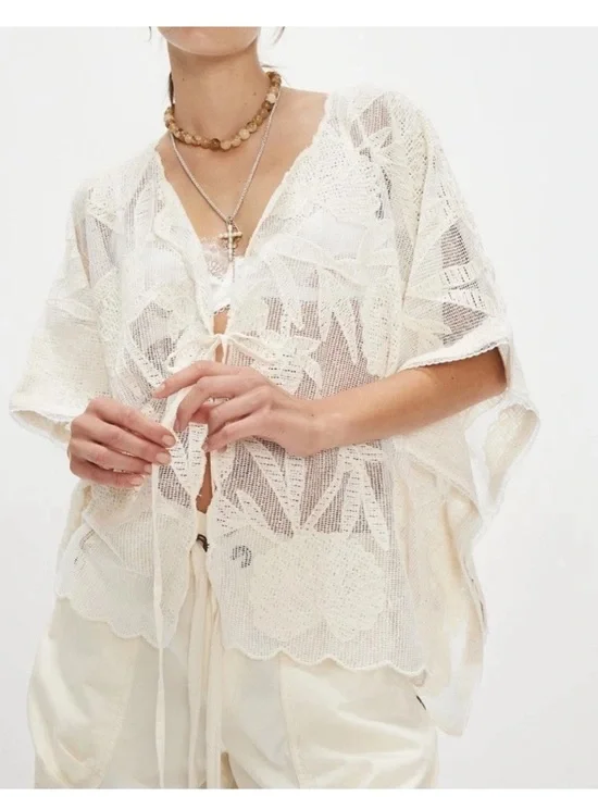 Free People Willow Floral Appliqué Detail Tie Front Cape Top NWT One Size - Picture 4 of 16